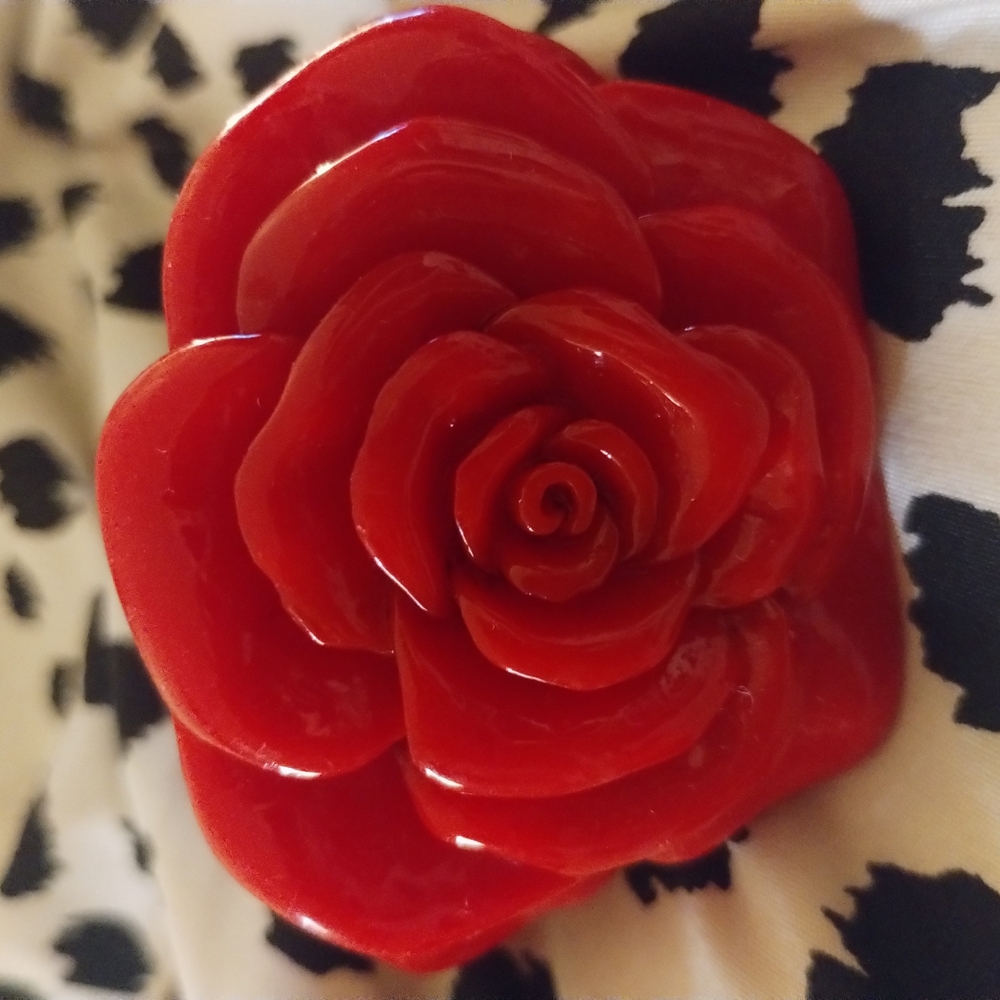 Vintage Red Rose Bracelet - Picture 2 of 2